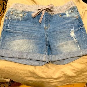 Stretchy shorts